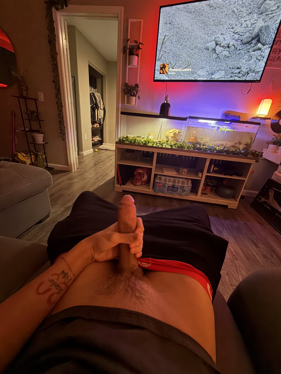 yktyxx's tweet photo. Smoke music and chill 😉 https://t.co/W5W8hYiXd2