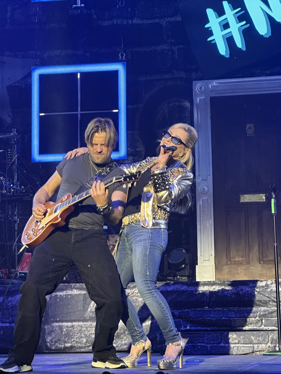 AJDowell's tweet photo. Massive *WELL DONE* to Anastacia, her ‘A-team’, and all her crew for an awesome gig in Brighton last night. Sounded awesome. 👏🏻

#NTKTour #Anastacia https://t.co/oEcxEFWBqC