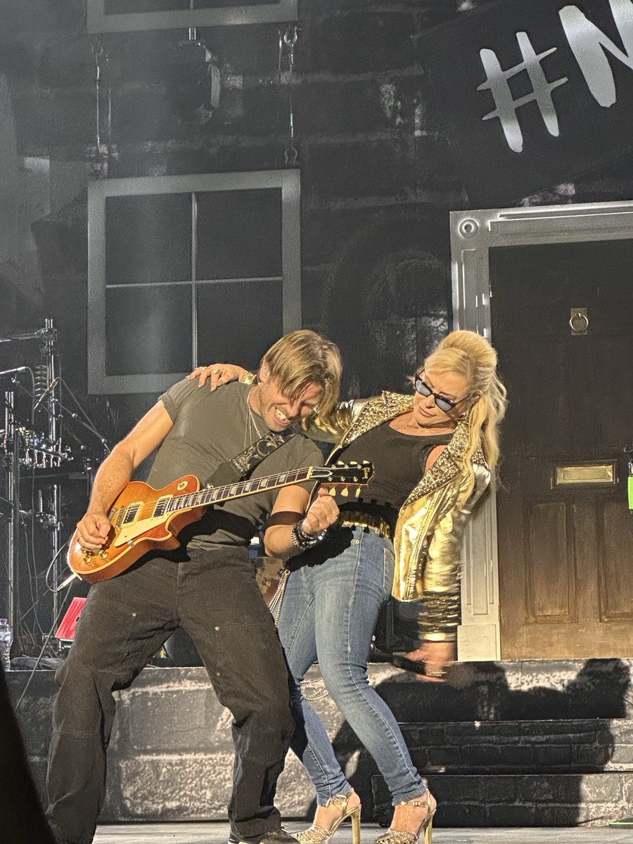 AJDowell's tweet photo. Massive *WELL DONE* to Anastacia, her ‘A-team’, and all her crew for an awesome gig in Brighton last night. Sounded awesome. 👏🏻

#NTKTour #Anastacia https://t.co/oEcxEFWBqC