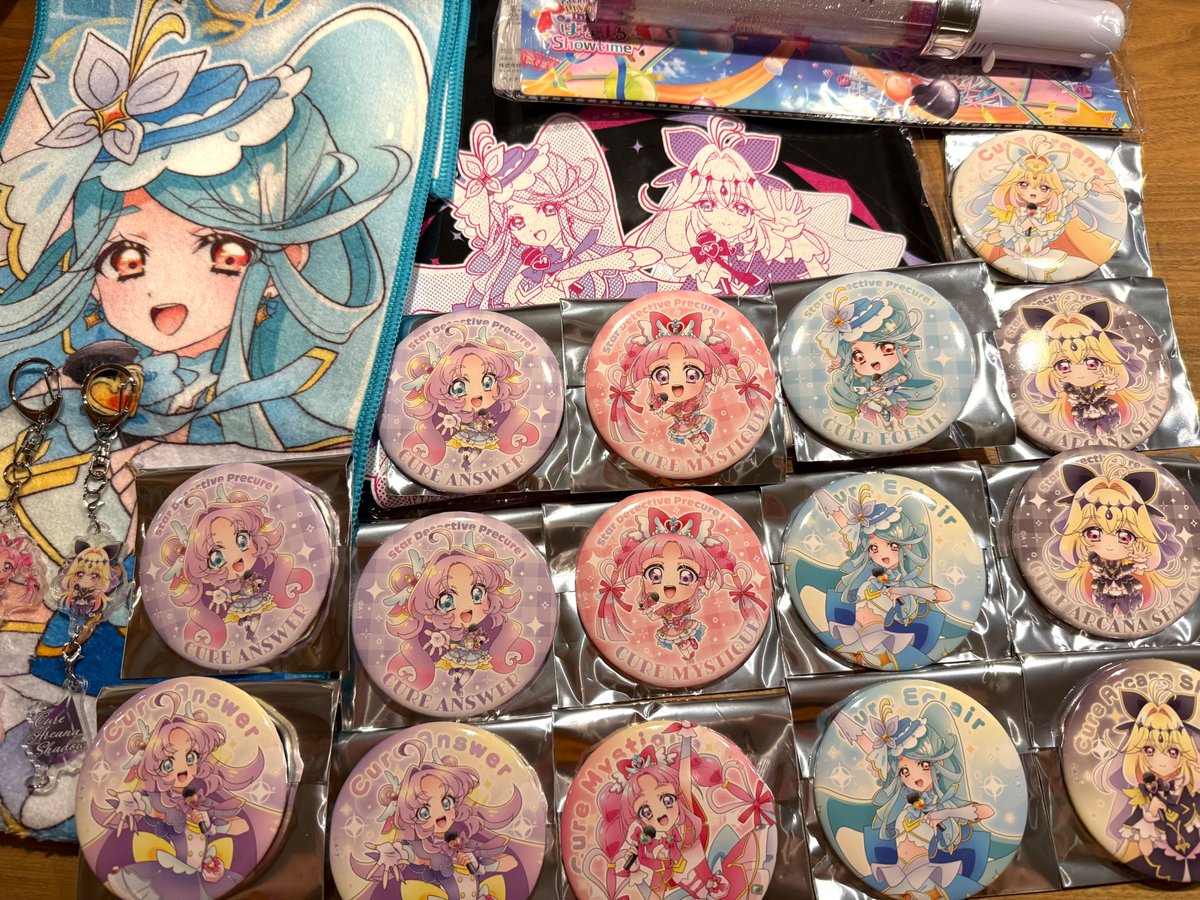 itokon_mk4's tweet photo. たんプリLIVEグッズ！
そういえばアクスタは売り切れてたっけ…
缶バッジはエクレール含めバランスよくて満足♪

LIVEは配信チケットも購入済み
同日開催の岩手ドリステでおなじくらい盛り上がるよー！

万全の体制を今から整えていきます( ´ ▽ ` )

#たんプリLIVE #岩手ドリステ #キュアエクレール https://t.co/9ioyCgqKDM