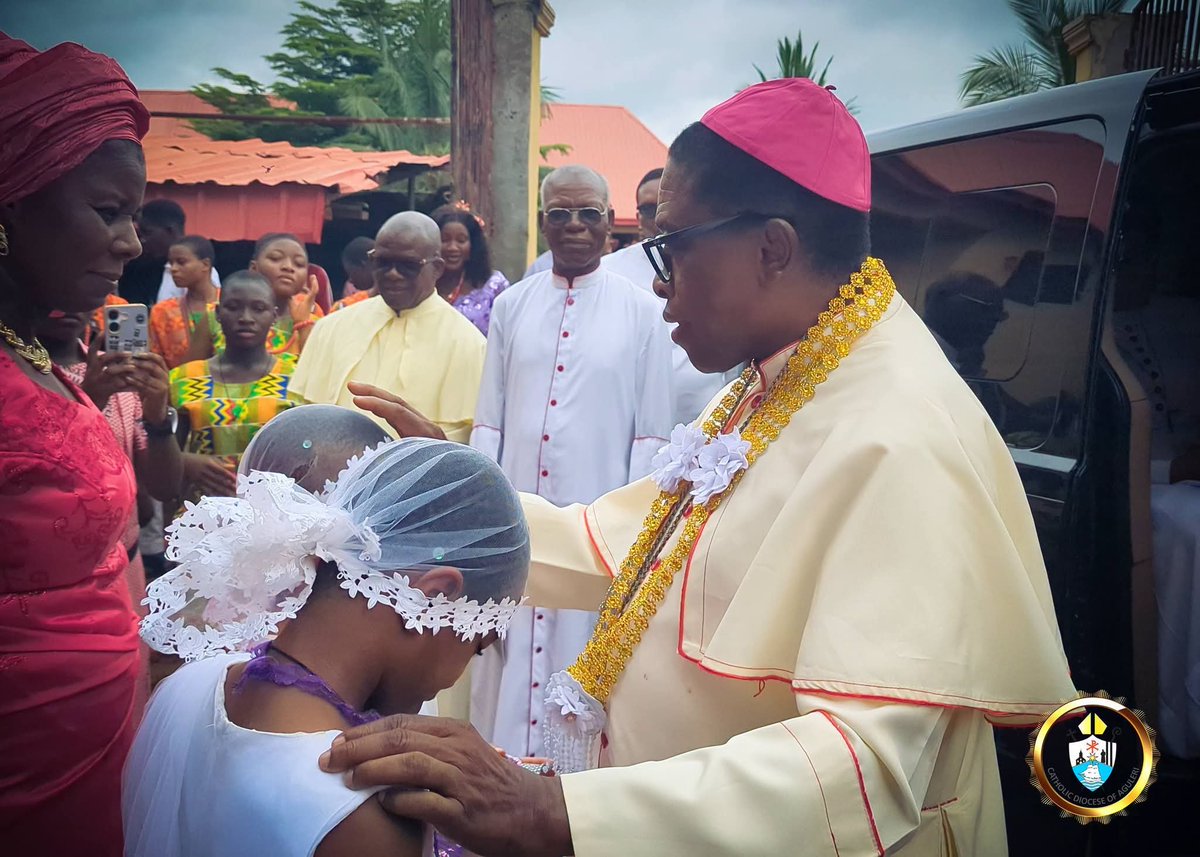 haywhyutd's tweet photo. Most Rev. Denis Chidi Isizoh was at Stella Maris College, Umueri yesterday for Mass, Confirmation and the school feast.

His point: stop treating the school as nobody’s job. Help build it. And “Stella” means star — you shine by learning, not by wasting the years.

He thanked Fr Anthony Dinyelu, staff, parents and the girls.

📸 CADIAG

#BishopDenisChidiIsizoh #StellaMarisUmueri #CatholicDioceseOfAguleri