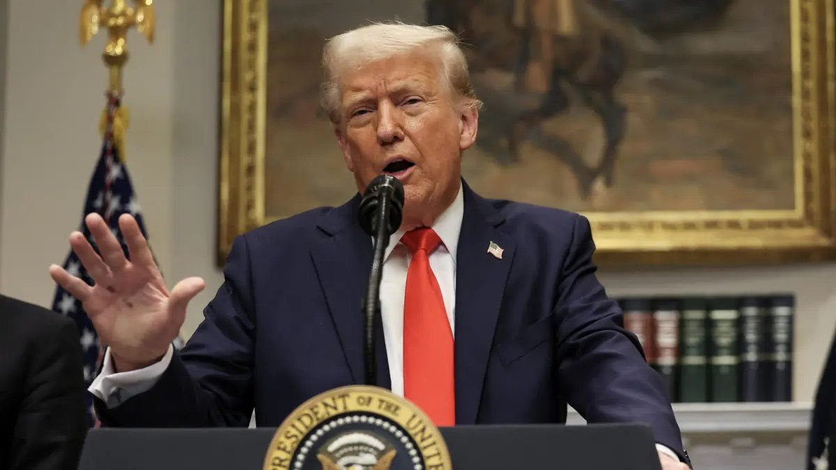 AshCrypto's tweet photo. 🇺🇸 President Trump to make an announcement at 2 PM ET.  

No details yet on what it is about.  

Let's hope he wakes up in a good mood today. https://t.co/pf3nQs3pYl