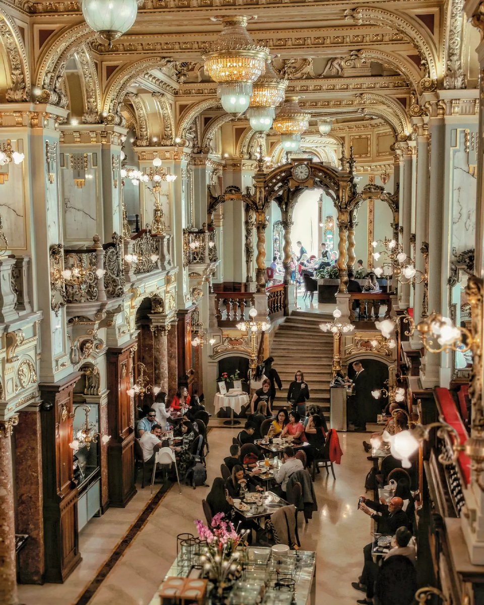 prii_screen's tweet photo. Superficial purposes have superficial consequences ✔️

•New York Cafe
•Fishermans' Bastion
•Hungarian National Gallery
•Play Apartments
•St. Stephen's Basilica
•Budapest Eye
•Opera
•Hungarian Parliament

#budapest #hungary #visitbudapest https://t.co/zqwkFqq60f