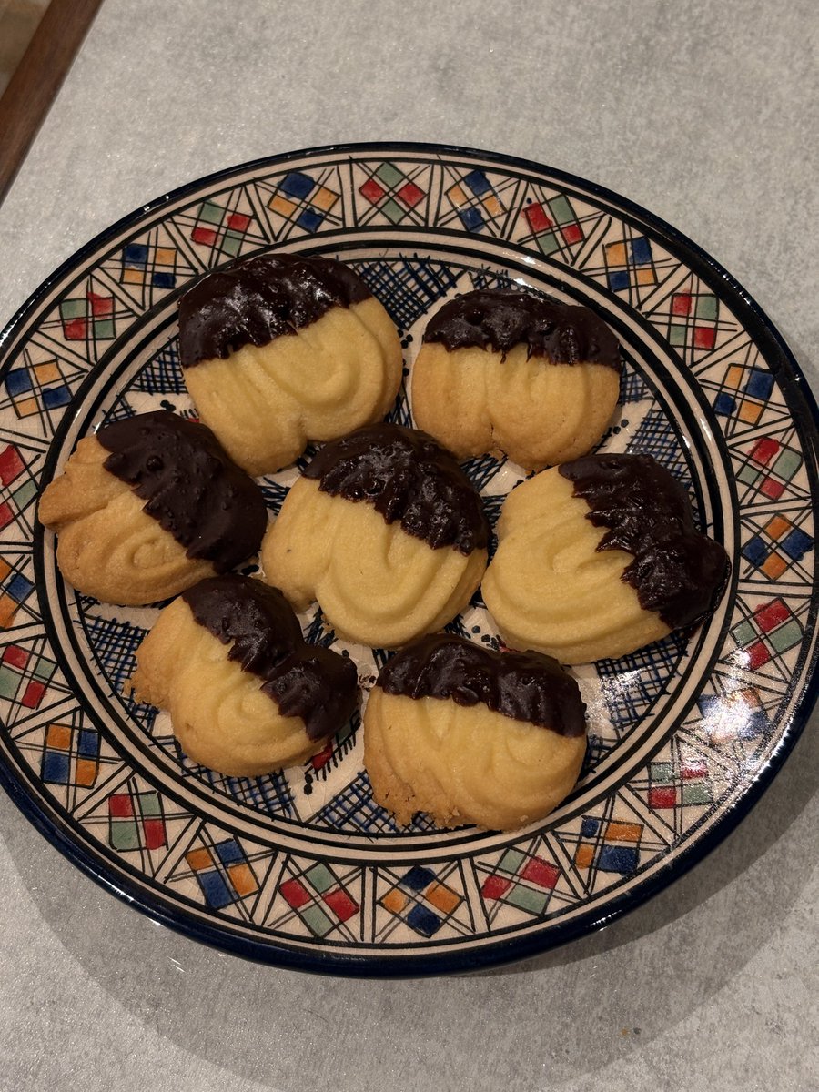 polianatchaikov's tweet photo. do you enjoy baking 

cause I do https://t.co/kXIc4CEzPv