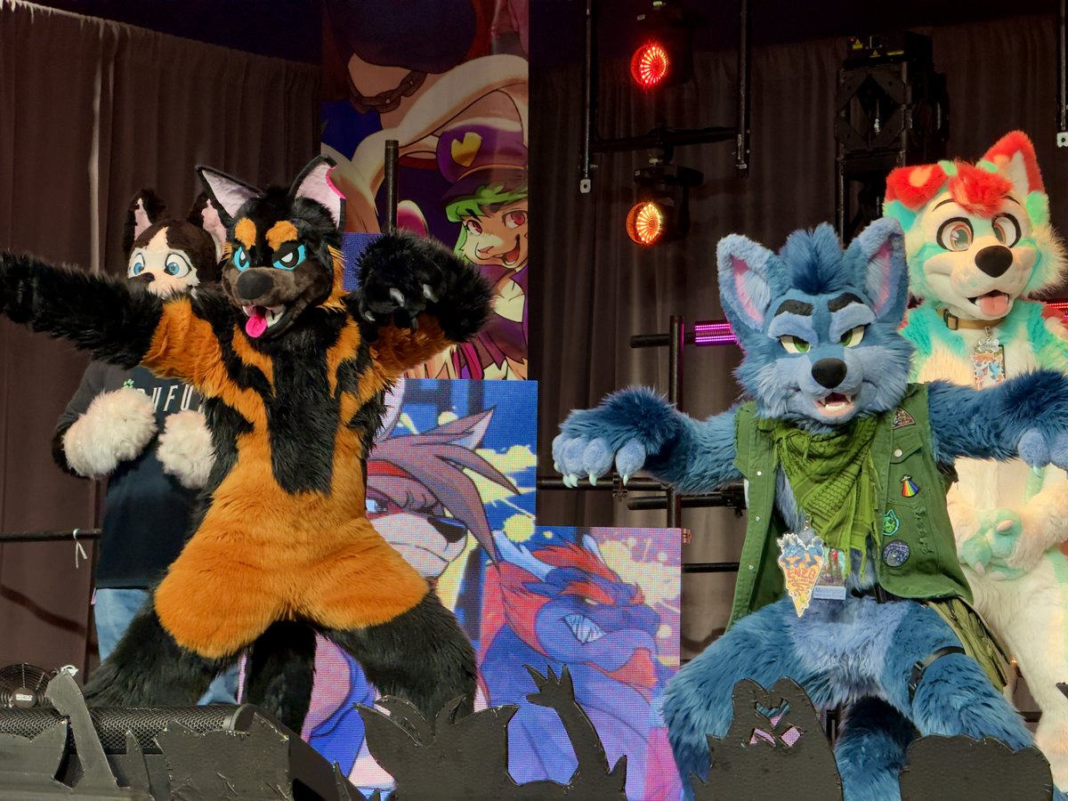 nightdragon0's tweet photo. Finally having time to collect my thoughts on #ASC2026. Such a good way to round off a week-long trip! This continues to be a con with a sweet spot in size, location &amp; friends to see! #fursuit #fursuiting

Pics 2 &amp; 3 by Summer Rine &amp; Gale. https://t.co/JjEzkJjXso
