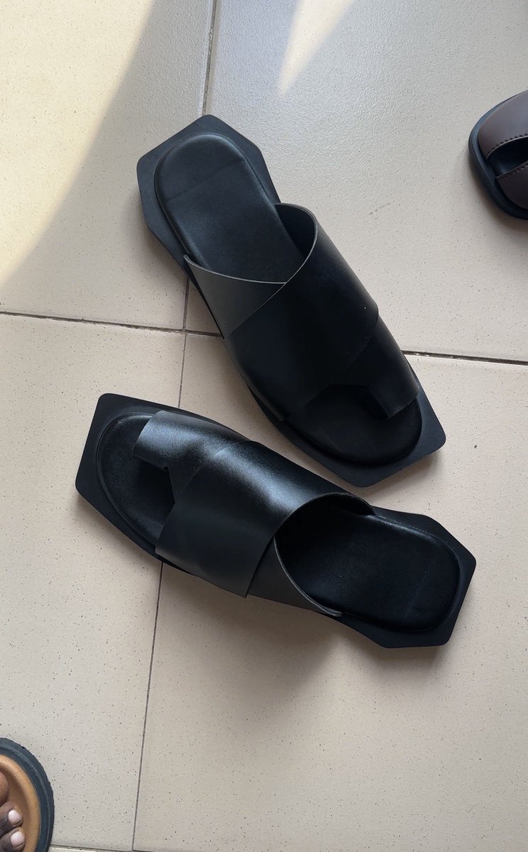 oc_shoes's tweet photo. @peace_igho Bespoke shoemaker
Both male and female available 
Dm us to get a pair or more 08162108950 https://t.co/S13vKP6qFK