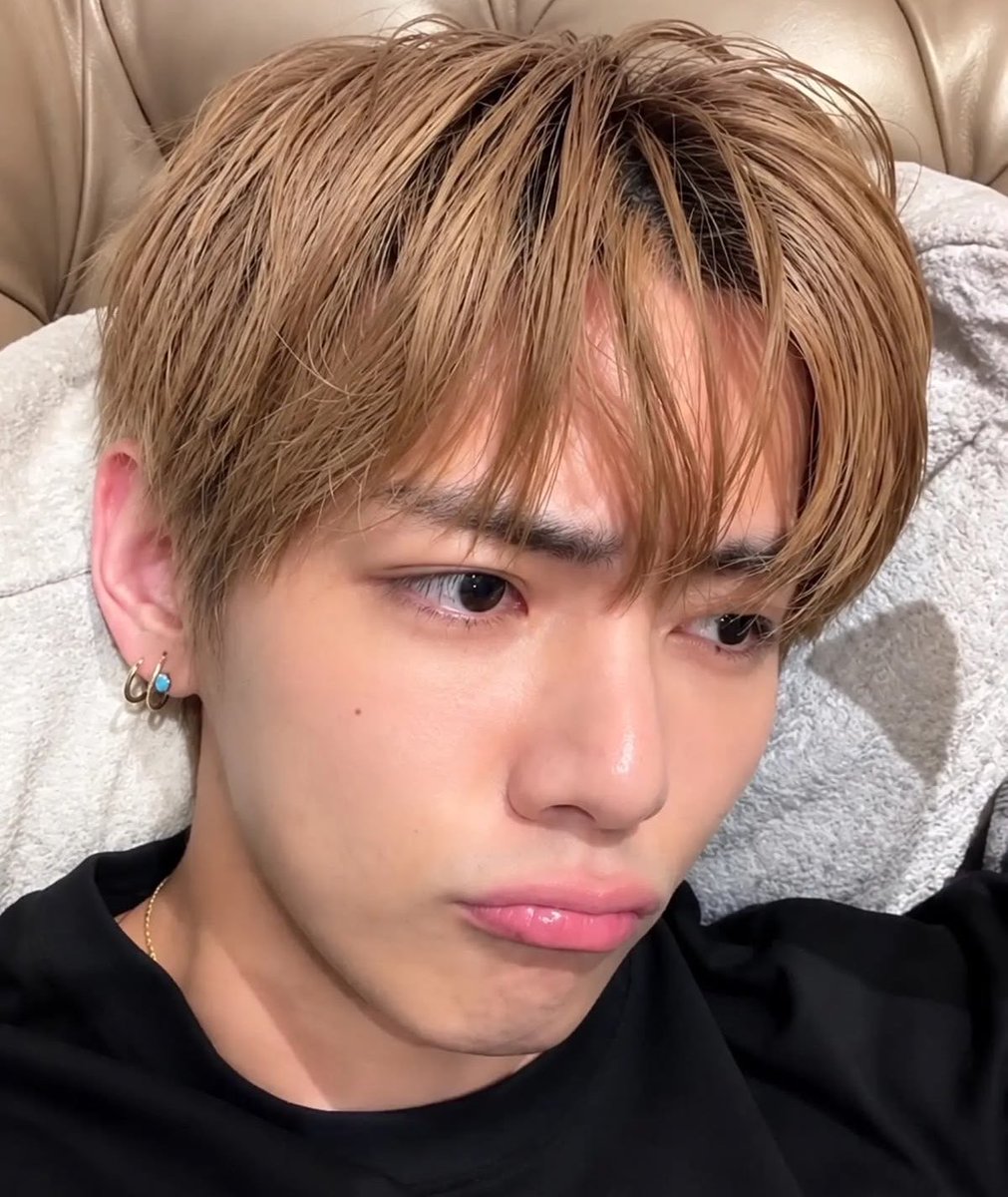 prtythbrv's tweet photo. 🐻: kamu udah ga sayang lagi ya sama aku 😕☹️
🐰:……… https://t.co/bfLJG9Rebb