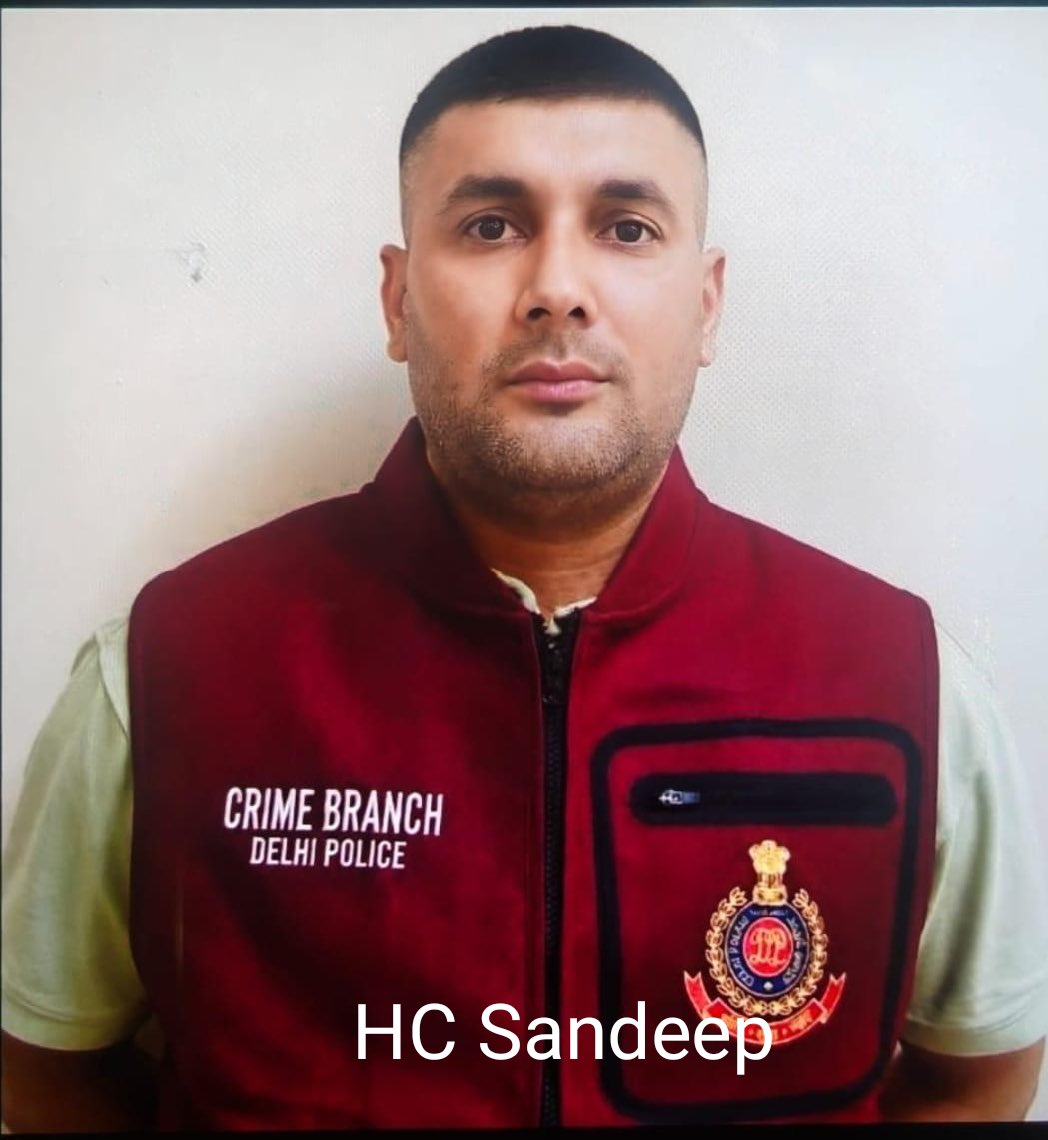 CrimeBranchDP's tweet photo. 🚨🔥 11-YEAR MANHUNT ENDS — LIFE CONVICT ABSCONDING SINCE 2015 APPREHENDED! 🚔

🎯 ARSC, Crime Branch, Delhi apprehended a life convict convicted in a murder case of year 2010 of PS Mayur Vihar, Delhi, who had jumped furlough and remained absconding for 11 YEARS.
⚡ Relentless Pursuit: Abandoned address verified; technical intelligence & sustained field efforts traced him from Trilok Puri → Greater Noida → Himachal Pradesh.
🔎 The convict had concealed his original identity and was residing in a remote village in Himachal Pradesh.

💪 Successful operation led by Insp. Deepak Dahiya, under ACP Sanjay Nagpal & ACP Vivekanand Pathak, and under the supervision of DCP Sh. Sanjeev Kumar Yadav.

🚨🔥 11 साल की तलाश समाप्त — 2015 से फरार उम्रकैद का दोषी गिरफ्तार! 🚔
🎯 ARSC, क्राइम ब्रांच, दिल्ली ने वर्ष 2010 के थाना मयूर विहार, दिल्ली के हत्या मामले में उम्रकैद की सजा पाए उस दोषी को दबोचा, जो फर्लो पर बाहर आने के बाद 11 वर्षों से फरार था।
⚡ लगातार प्रयास: पुराने/परित्यक्त पते का सत्यापन, तकनीकी सूचना एवं लगातार मैदानी प्रयासों के जरिए त्रिलोकपुरी → ग्रेटर नोएडा → हिमाचल प्रदेश तक पीछा किया गया।
🔎 दोषी ने अपनी असली पहचान छिपाकर हिमाचल प्रदेश के एक दूरदराज गांव में रहना शुरू कर दिया था।
💪 सफल ऑपरेशन का नेतृत्व इंस्पेक्टर दीपक दहिया ने किया, एसीपी संजय नागपाल एवं एसीपी विवेकानंद पाठक के निर्देशन तथा डीसीपी श्री संजीव कुमार यादव की निगरानी में।

https://t.co/2ZBH8AZKHV

#DelhiPolice
#CrimeBranch

@LtGovDelhi
@DelhiPolice
@CPDelhi