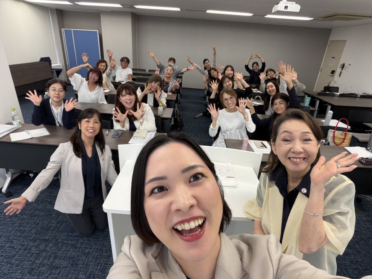 NakoudoKyoukai's tweet photo. 本日は
大阪にて
日本仲人協会の仲人限定
仲人1dayセミナーを開催しました！

パーティ開催の方法や
仲人同士の協会体制について
地方都市や小さな町でも
いや、小さな町だからこそできる
結婚相談の方法
会員さんを増やしご縁を増やす方法を
1から10までお話しました。

たくさんの仲人さん
遠方からもご参加お疲れ様でした！

皆さんでさらに
良いご縁を結んでいきましょう！

日本仲人協会では仲人を大募集中
加盟仲人になるには
こちら↓
https://t.co/oxep4jsJ7D