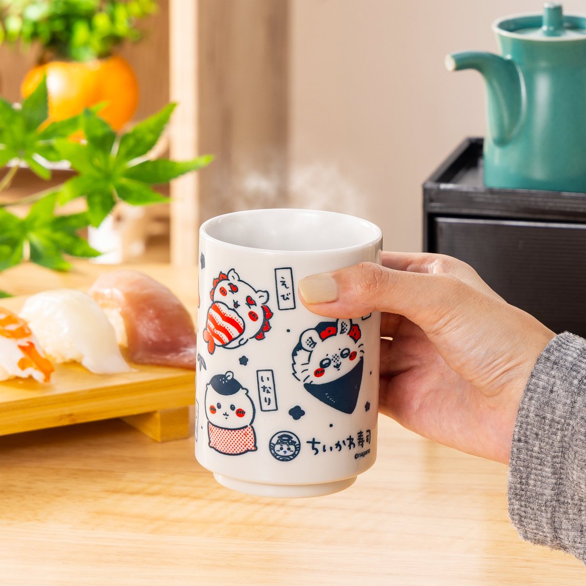 chiikawa_kouhou's tweet photo. ＼新商品／

10月9日(金)より
ちいかわ寿司シリーズの新商品が登場✨

ちいかわらんど、ちいかわマーケット ほかにて順次発売🙌
発売日の詳細、お取り扱いは下記ページをご確認ください。
https://t.co/8xTguzB7Pr

#ちいかわ https://t.co/9iSidlqjc2