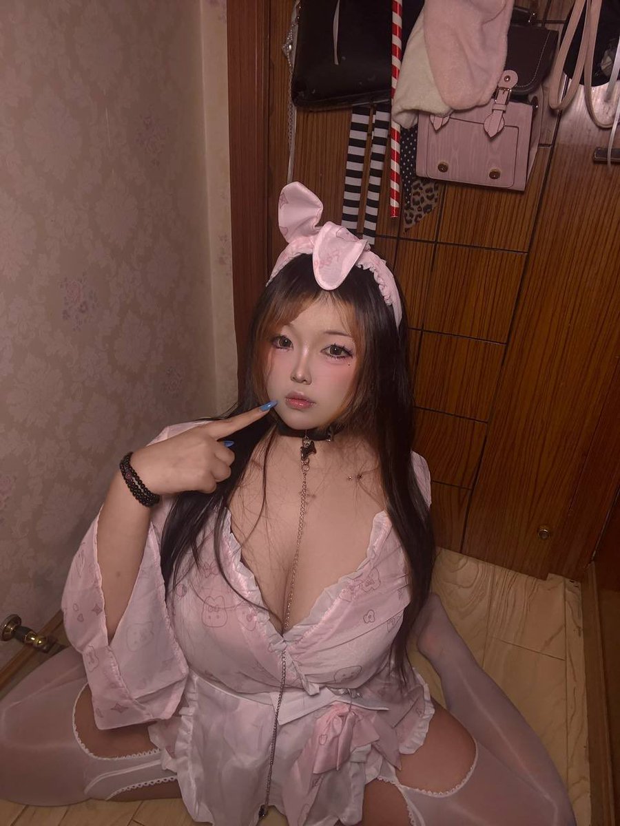 Piperqskm's tweet photo. 啊啊啊我再也不拍私房照啦拍完就被摄影师凿了说我穿的太骚了 #反差 #肥臀 #母狗 https://t.co/uJ9I1ZVHks