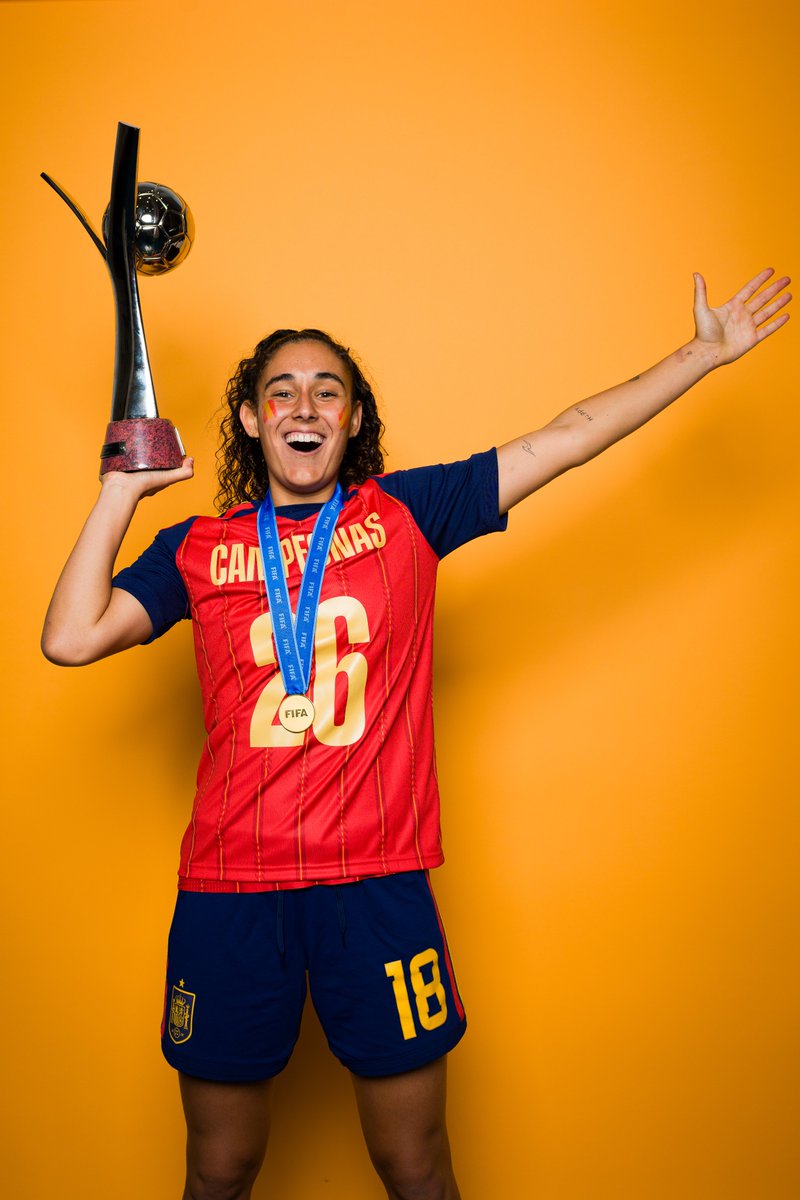 AtletiFemenino's tweet photo. Nuestras 𝐂𝐀𝐌𝐏𝐄𝐎𝐍𝐀𝐒 𝐃𝐄𝐋 𝐌𝐔𝐍𝐃𝐎 𝐒𝐔𝐁-𝟐𝟎 😍 https://t.co/2OwkaqT9es