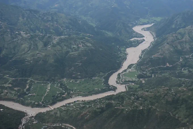 Floods and landslides claim numerous lives in India and Nepal