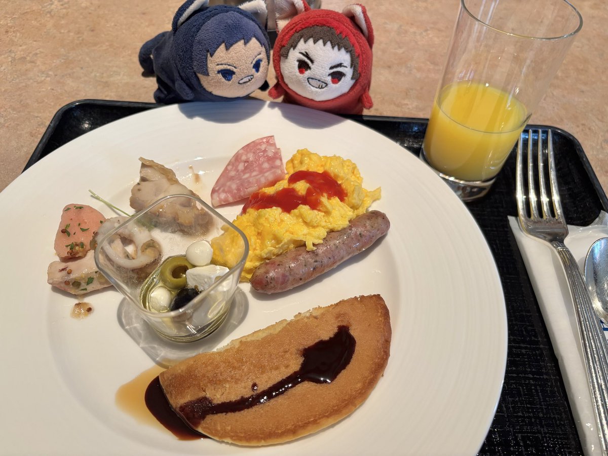 13inch_'s tweet photo. 先日のｲﾌﾞﾆﾝｸﾞﾊﾟｰﾃｨ、そのままﾐﾗｺｽﾀ🏨に泊まって朝食ﾋﾞｭｯﾌｪキメて帰宅したときの美味しさを反芻しような　もちむし　ホテルﾋﾞｭｯﾌｪの卵ってなんであんなに美味しいんだろうな(色んなのちょっとずつ食べた中で卵だけは山盛りおかわりした) https://t.co/WJ7KUWKEcE