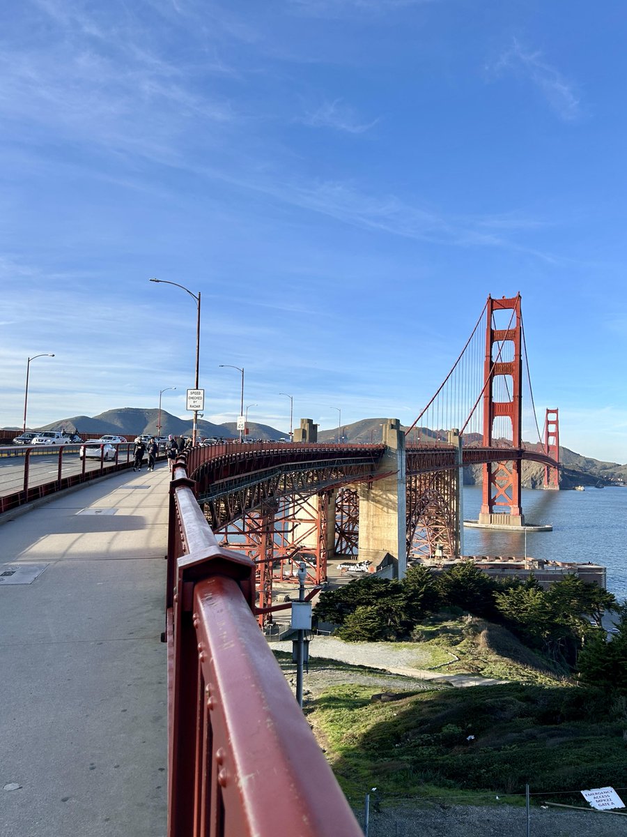 ThoraT14824's tweet photo. On the Golden Gate Bridge, they are responsible for being "blown out by the wind," and at Fisherman's Wharf, they are responsible for being "well-fed and well-hydrated." https://t.co/KaVOD2vBkd