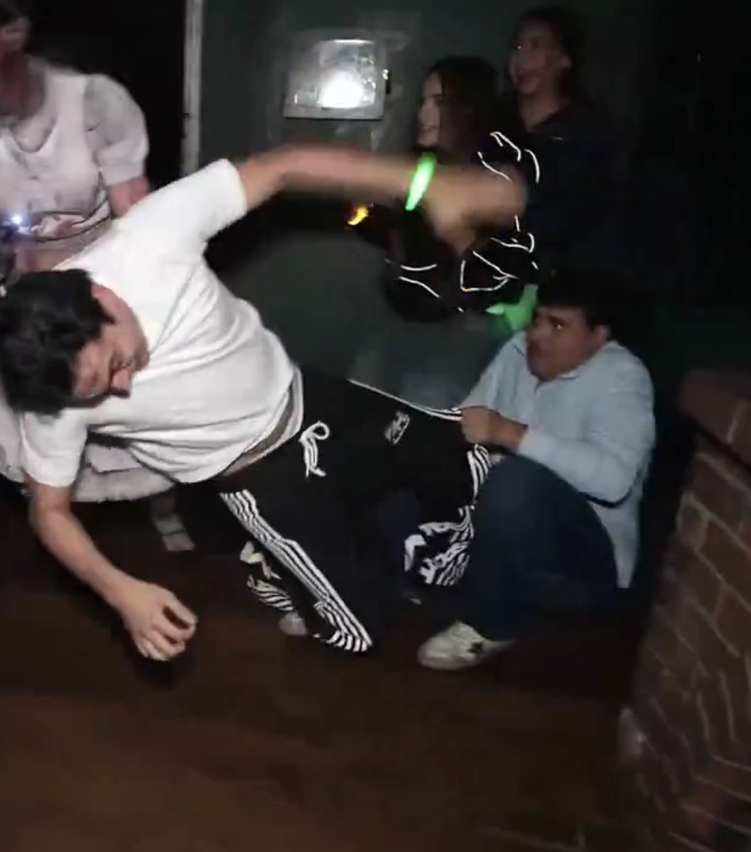 CuentaNumero67's tweet photo. Veo esta foto y me cago de risa con el tiger Ajajajajajajajajaj https://t.co/DuUIkBvDxM