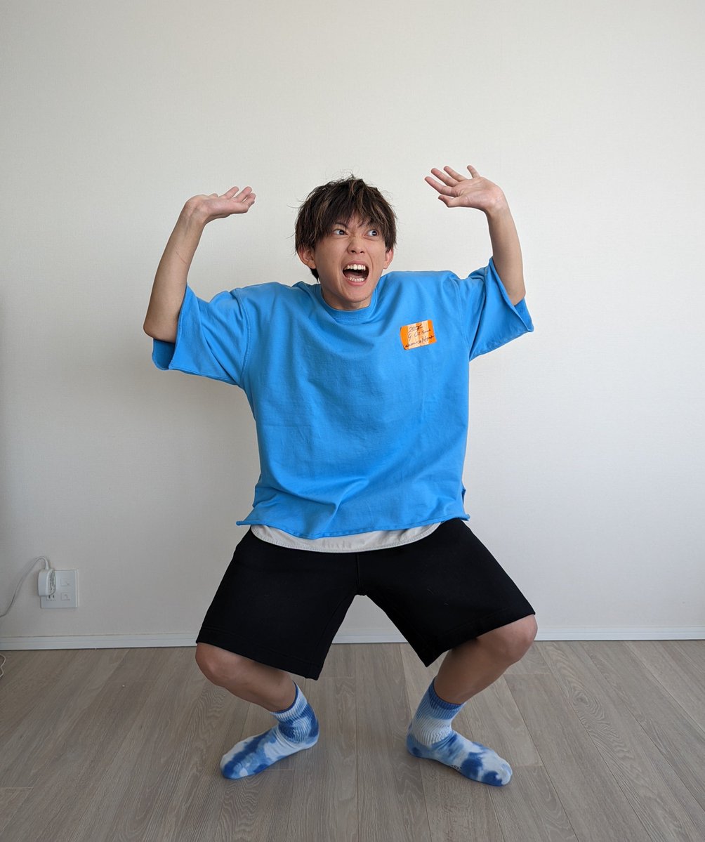 ryogomatsumaru's tweet photo. 昔よりAIが発達した今、昔コラ画像にされた素材を今上げたらとんでもない傑作が生まれる説ある https://t.co/57QLl7jTn0