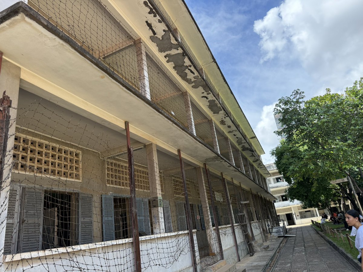 CTO3SW_USN's tweet photo. Visited the #tuolsleng genocide museum in #cambodia. This is a good reminder of why we don’t elect communists and socialists. https://t.co/NjKtbgVXI3