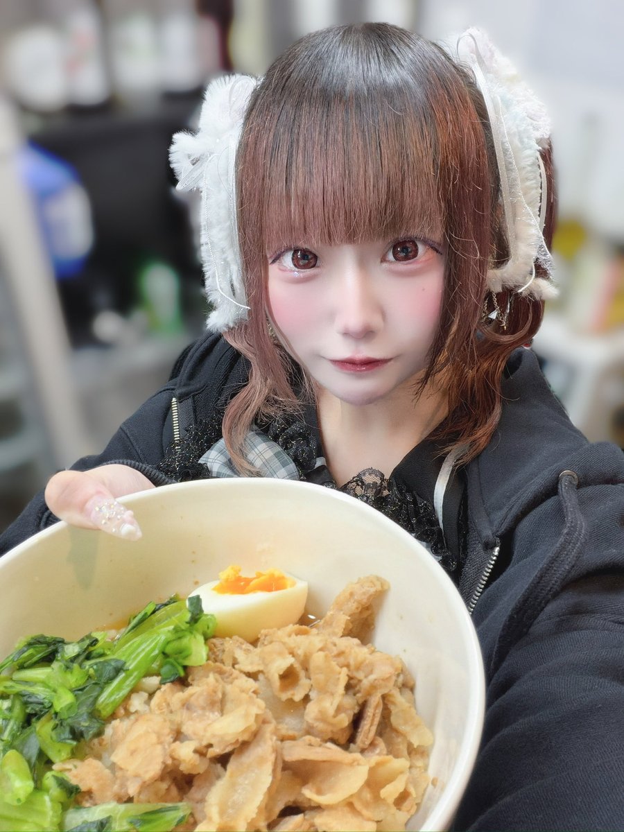 cafe_BAR_HADES's tweet photo. 2026/09/28

【日替わり】
豚こまルーローハン

【本日のケーキ】
ワッフル

本日も冥界にてお待ちしております！

 #冥界 #冥界日替メニュー  #大須  #大須コンカフェ  #冥界フード #黄泉竈食 #よもつへぐい

@chiroru_HADES_ https://t.co/fD1Stvie4Z