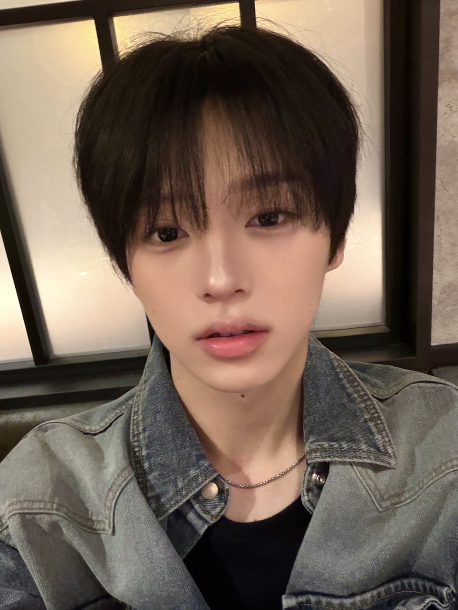 VAYONN_inkode's tweet photo. [#JINYU]

おいしい！幸せ！

#JINYU #진위
#VAYONN #베이온 https://t.co/X2Cogsic3F
