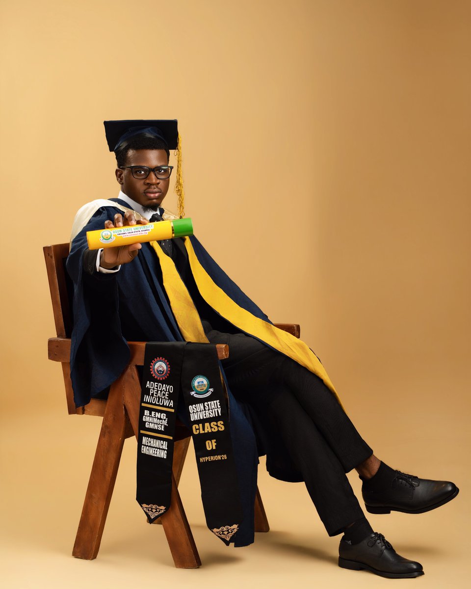 Zeniiiiiith's tweet photo. Scored 283 in JAMB 2020, only for my result not to be uploaded to UNILORIN’s portal. I retook JAMB reluctantly and got admitted to UNIOSUN to study Mechanical Engineering.

I never imagined I’d graduate with a First Class (4.57 CGPA).
Only God could do this. 🙏🏽
#uniosun #graduate https://t.co/ebhgXl5KT7