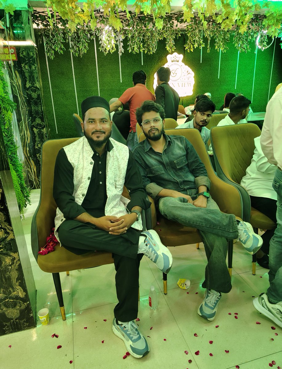MdArsha19830154's tweet photo. Life is better when you have the right people beside u.๐ค
#drmarshad ๐๐ฎ๐ณ https://t.co/cwHzDmc3qY