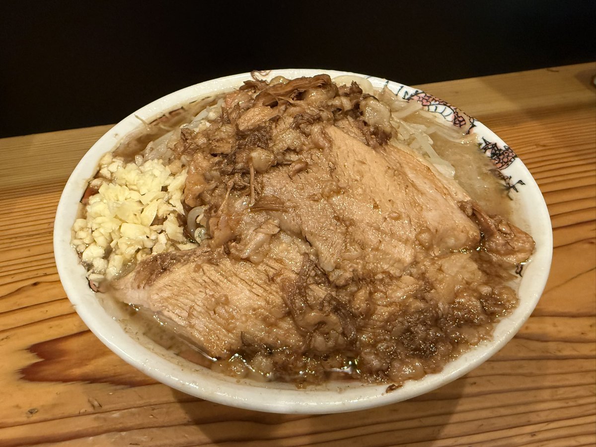 Yume_Nagasaki's tweet photo. 本日裏メニュー
【豚マヨ汁なし】あります！
メニューにありませんので、注文の際にスタッフに直接注文お願いします。

9/28(月)
17:30~21:00

デリバリーはUberEATSとロケットナウやってます！

今週もよろしくお願いします🙇‍♀️

 #宇宙に行きたい
 #夢を語れ長崎
 #長崎ラーメン https://t.co/Di5JT6jTT9