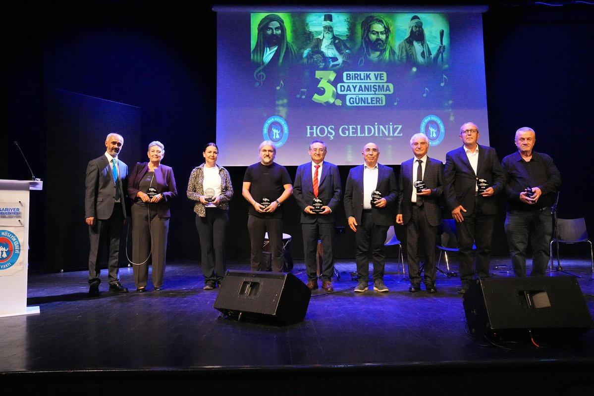 aksuoktay's tweet photo. Sarıyer İmam Hüseyin Cemevi tarafından düzenlenen 3. Birlik ve Dayanışma Gecesi’nde komşularımızla bir araya geldik.

Belediyemiz Boğaziçi Kültür Sanat Merkezi’nde gerçekleşen gecede Ecenaz Keleş, Muharrem Temiz ve Aynur Haşhaş’ın türküleri eşliğinde birlik ve dayanışmanın güzelliğini paylaştık.

Bu anlamlı buluşma için İmam Hüseyin Cemevi Başkanı Sn.İsmail Aydın’a, eğitime destek veren hayırsever dostlara, sanatçılarımıza ve emeği geçen herkese ve bizlerle bir arada olan tüm katılımcılara teşekkür ediyorum.