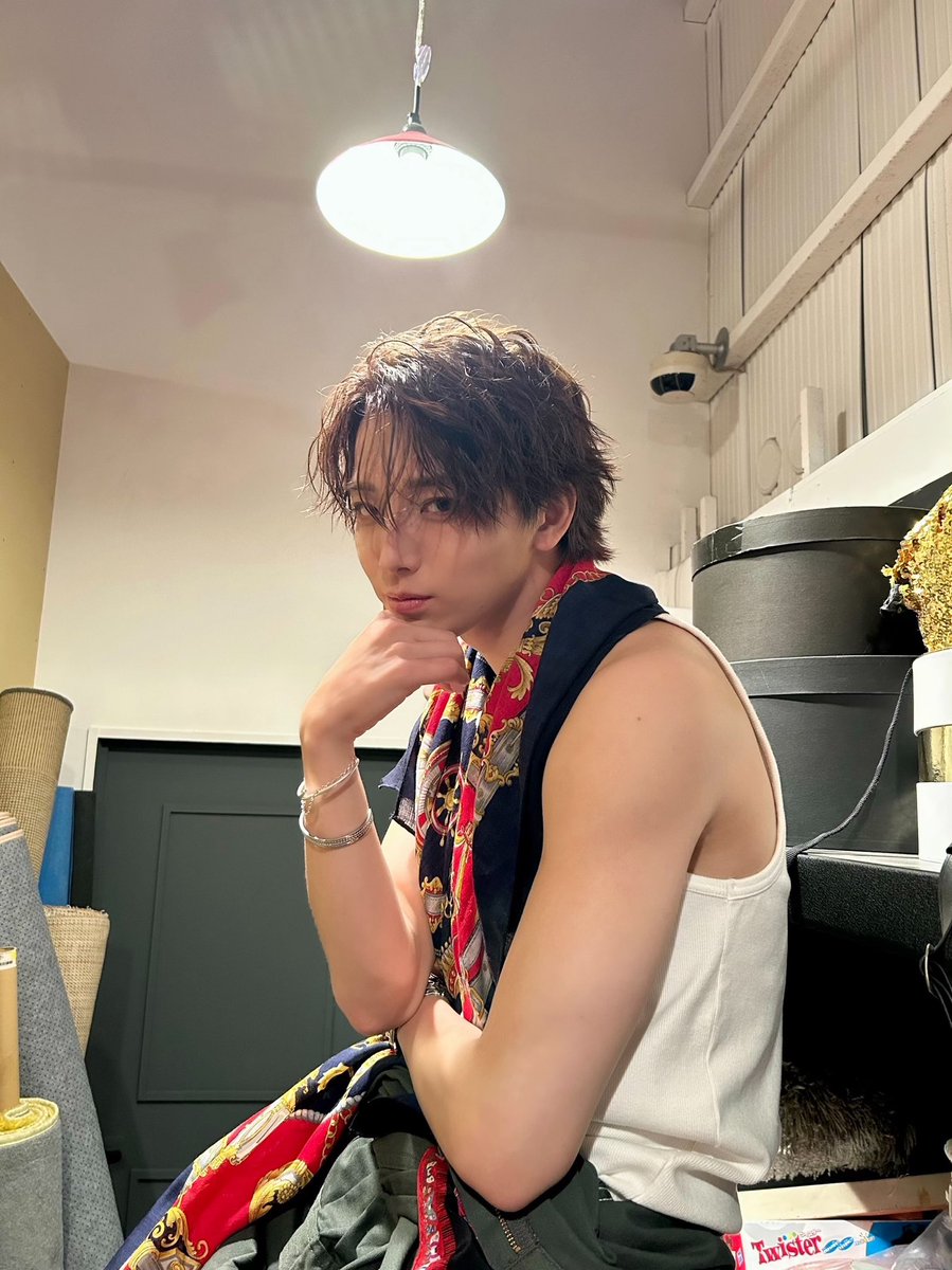 HAYATOtoTAKAGE's tweet photo. HAYATOがSWAGさんの１週間を頑張る力にちょっとでもなれればって言ってたっす！

今週もみんなで頑張るっす！
おー！

#HAYATOオフショ https://t.co/SeQssRWSMy
