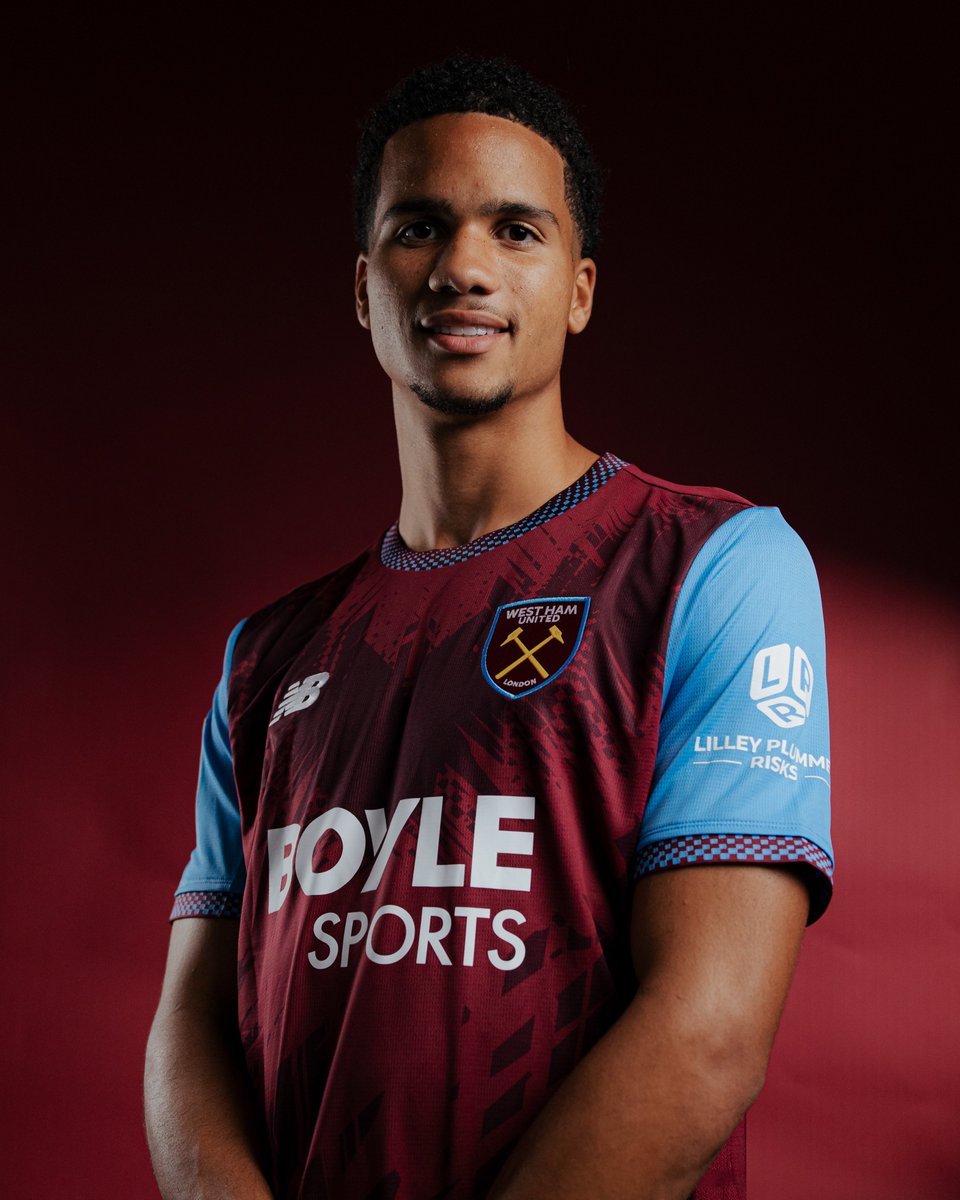 WestHam's tweet photo. Mukasa has been added to the England U21s squad ahead of their remaining 2027 UEFA European U21 Championship qualifiers 🏴󠁧󠁢󠁥󠁮󠁧󠁿

Congratulations, Divine 🤝 https://t.co/COfqrIAcw9