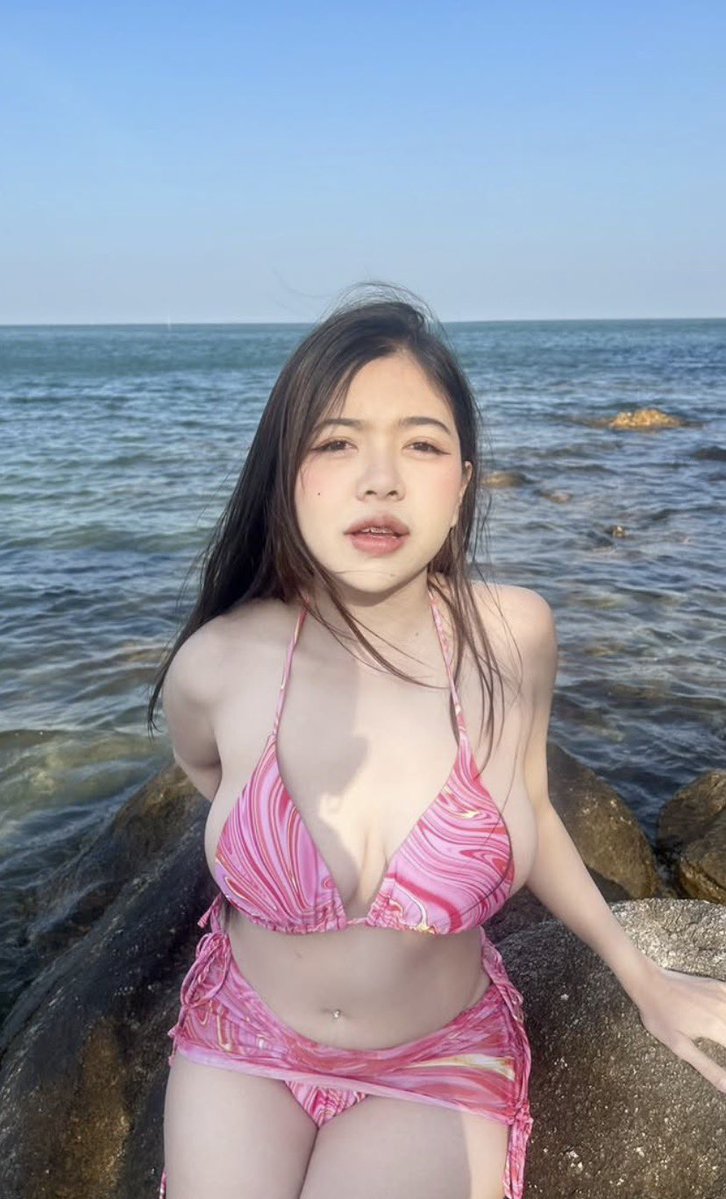 P72Rc's tweet photo. คุณครูขาวมากเลยครับ #สาวน่าเย็ด https://t.co/HxVC0SEdcz