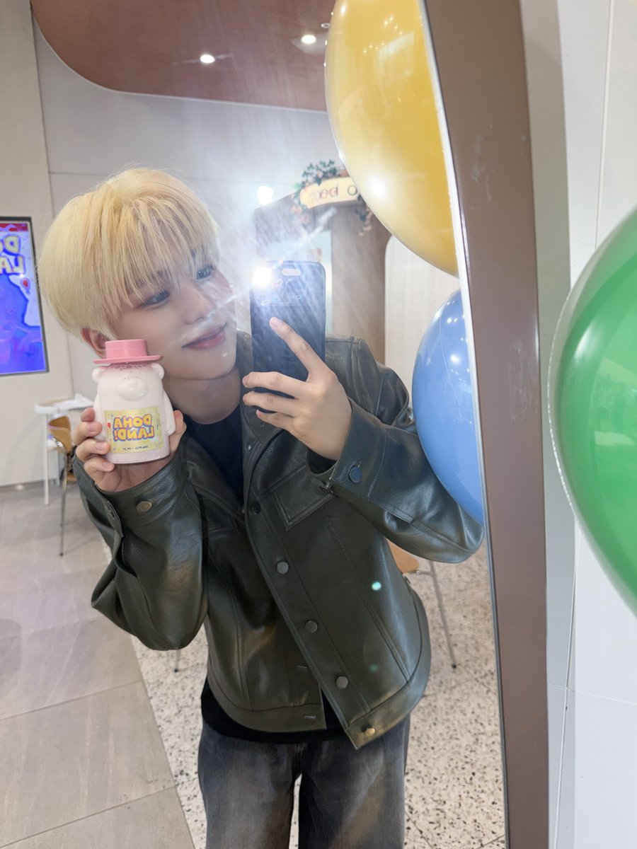 nSSign_official's tweet photo. [#도하] 도하랜드 다녀왔돠! 고마워💜

#엔싸인 #nSSign #DOHA
#HappyDohaDay https://t.co/KANNIDIiyd
