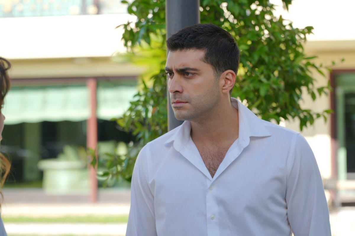 KanalD's tweet photo. Yeni bölümden kareler sizlerle! 📸 💙 

#Haysiyet yarın 20.00'de #KanalD'de! https://t.co/w68EkMXrDy