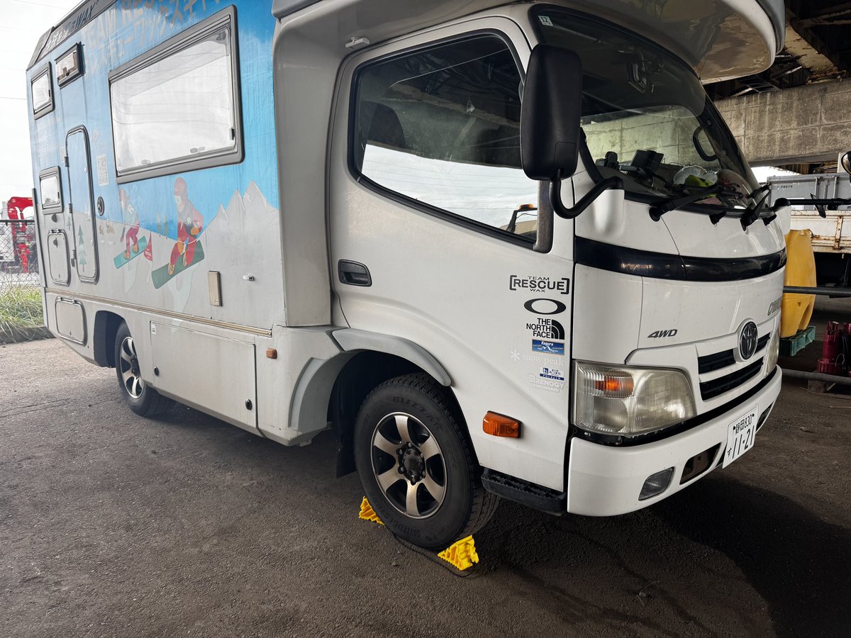 yossyshacho's tweet photo. 今日は企業のムービー制作で静岡から上田経由金沢、この後は富山のお客様訪問
うちの本車ビルは2階建て

昨夜は23時着、今朝は5時からにも対応
4WDスタッドレスで長期の北海道撮影もこなせます。

#撮影　#ドローン https://t.co/Rj1zSLaDYX