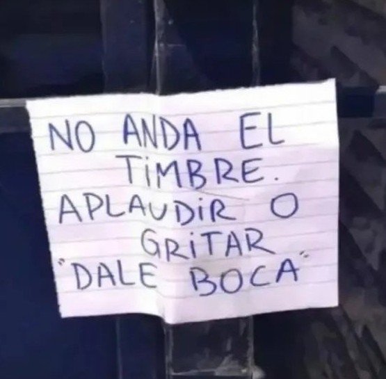 SpadaroEle34110's tweet photo. @davellaneda77 Racing no compra entradas y es amargo,la culpa no es de Boca. Soy con 70 años de las más de 2000 personas con entrada q LA policía NO nos dejaba entrar,recién en el segundo tiempo y daban.palazos inclusive a niños y No provocamos problemas. Entramos y metieron 3 goles 🤣 🤣 🤣 https://t.co/xCmptrEDL9