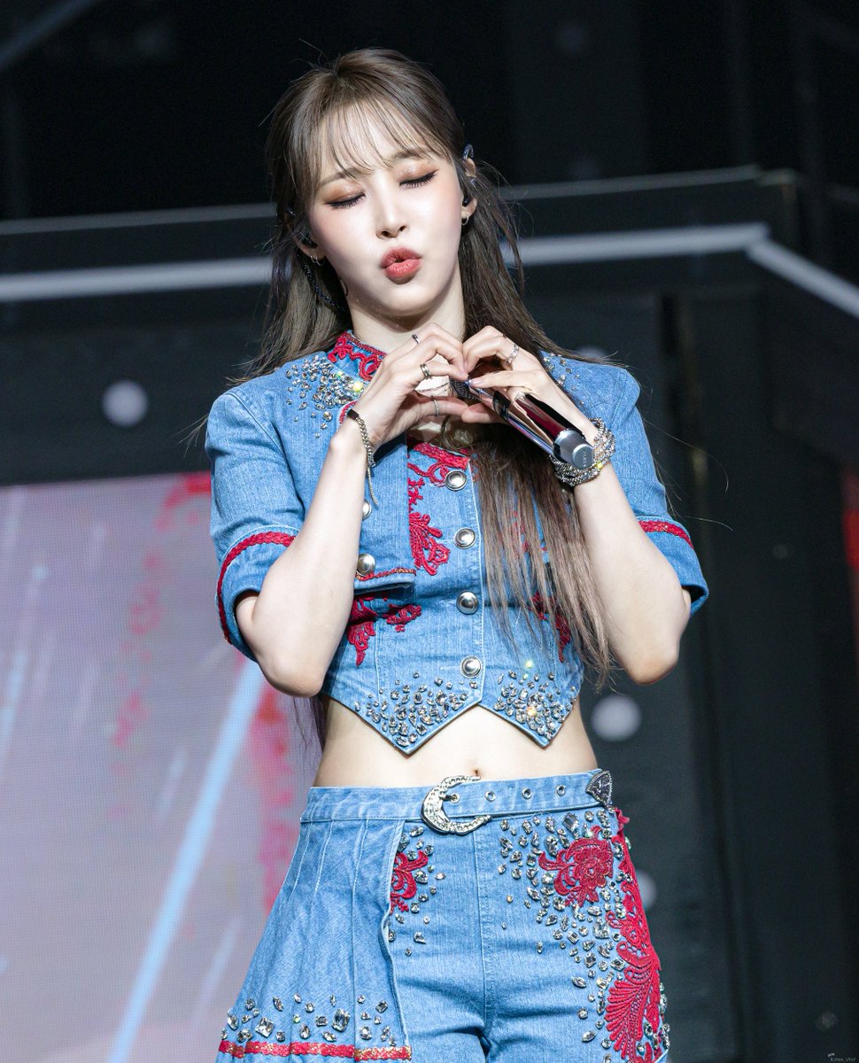 k_moo_star's tweet photo. [ Moonbyul 문별🐹 ]                                                    
260719 마마무 WORLD TOUR [4WARD]            
IN MACAU D2 (4)                        

#마마무 #MAMAMOO #문별 #MoonByul #ムンビョル https://t.co/1QZG3AaHOx