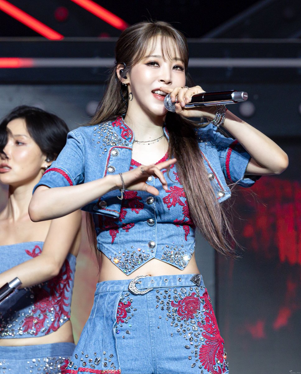 k_moo_star's tweet photo. [ Moonbyul 문별🐹 ]                                                    
260719 마마무 WORLD TOUR [4WARD]            
IN MACAU D2 (4)                        

#마마무 #MAMAMOO #문별 #MoonByul #ムンビョル https://t.co/1QZG3AaHOx
