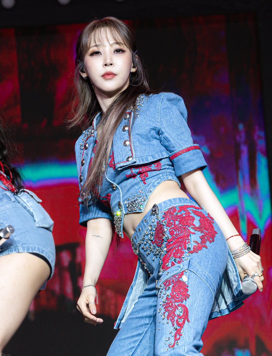 k_moo_star's tweet photo. [ Moonbyul 문별🐹 ]                                                    
260719 마마무 WORLD TOUR [4WARD]            
IN MACAU D2 (4)                        

#마마무 #MAMAMOO #문별 #MoonByul #ムンビョル https://t.co/1QZG3AaHOx