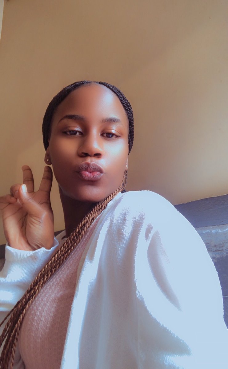 shamirahnagawa_'s tweet photo. Peace and 💋 kisses for the new week. https://t.co/rSAACDab26