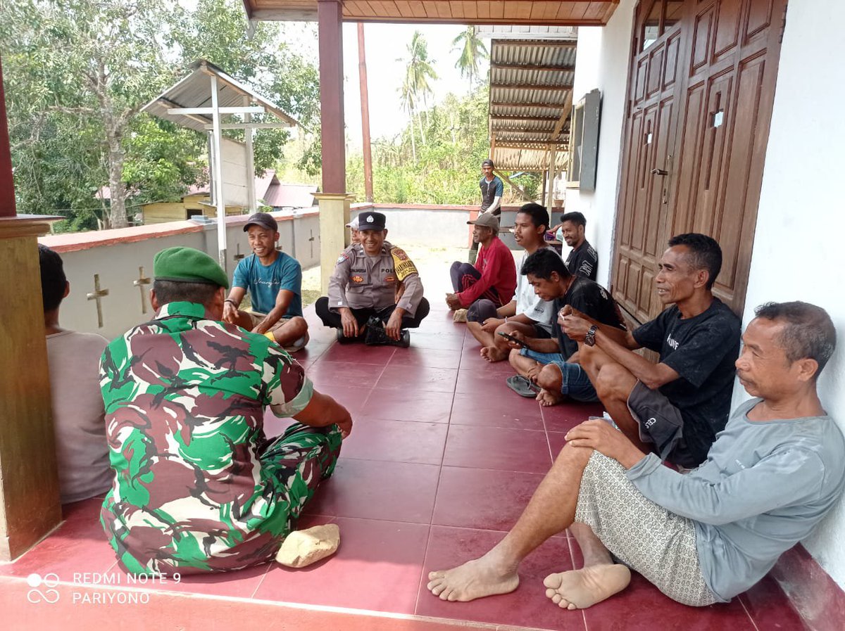 M1513sbb's tweet photo. Babinsa 1513-03/Kairatu Desa Hunitetu Imbau Warga Waspadai Kebakaran di Musim Kemarau. 

Baca selengkapnya👇
https://t.co/YJIPsfcIBs https://t.co/uJDuAUIWWw