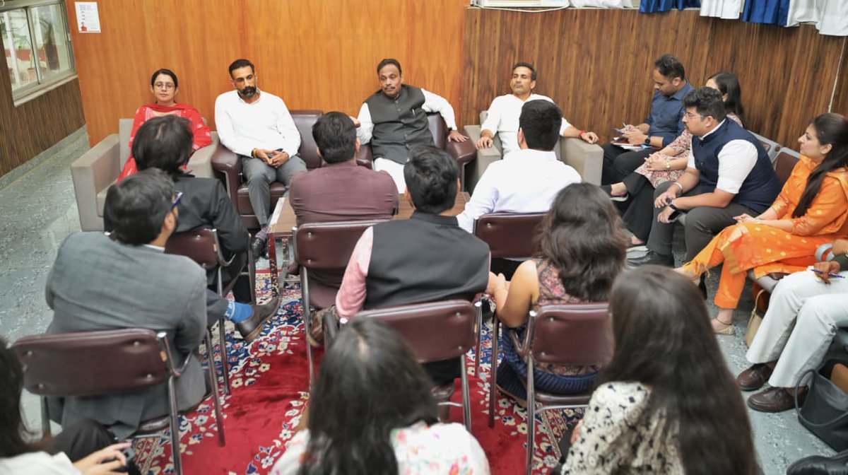 TawdeVinod's tweet photo. It is always a pleasure to engage with young minds on politics, policy and people.

An enriching interaction with the Fellows of the Fourth Edition of the Rising Leaders for Inclusive and Progressive Change Fellowship Programme, organised by iLead Global Foundation in partnership with Konrad Adenauer Stiftung. From how policies are shaped in Parliament to why public service must stay rooted among the people, the conversation was open and wide-ranging.

Sharp questions, fresh perspectives and real conviction. Best wishes to all the Fellows.