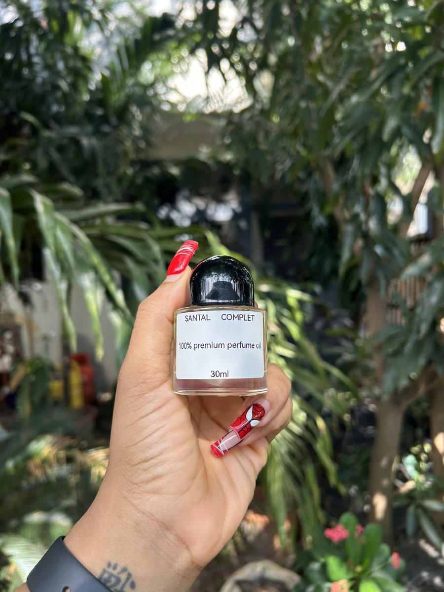 scentstation_'s tweet photo. Santal complet ✨

An oriental vanilla fragrance with coconut, violet, vanilla &amp; sandalwood. It’s soft &amp; powdery but also has a slightly spicy &amp; musky undertone. 

Available in premium perfume oil. 

📌 Prices: 15ml- 9k, 30ml-17k, 50ml-22k, 100ml- 32k 🏷️ https://t.co/JDgZV1DbNz