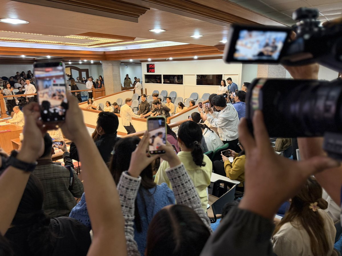 raffytima's tweet photo. The Senate session is packed as P-pop group SB19 is formally recognized for their historic Lollapalooza performance and their contribution to the Philippine music industry.
The recognition is pursuant to Senate Resolution No. 545, filed by Sen. Bam Aquino. https://t.co/zpkQJ0p5Ya