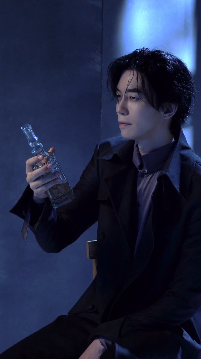 Dae_b___'s tweet photo. 가발 안쓰고 제발 본머리요
제가 어제 읽은 소설에서 상상하던 바로 그 분위기에요 제발 https://t.co/VoEnT6QrmN