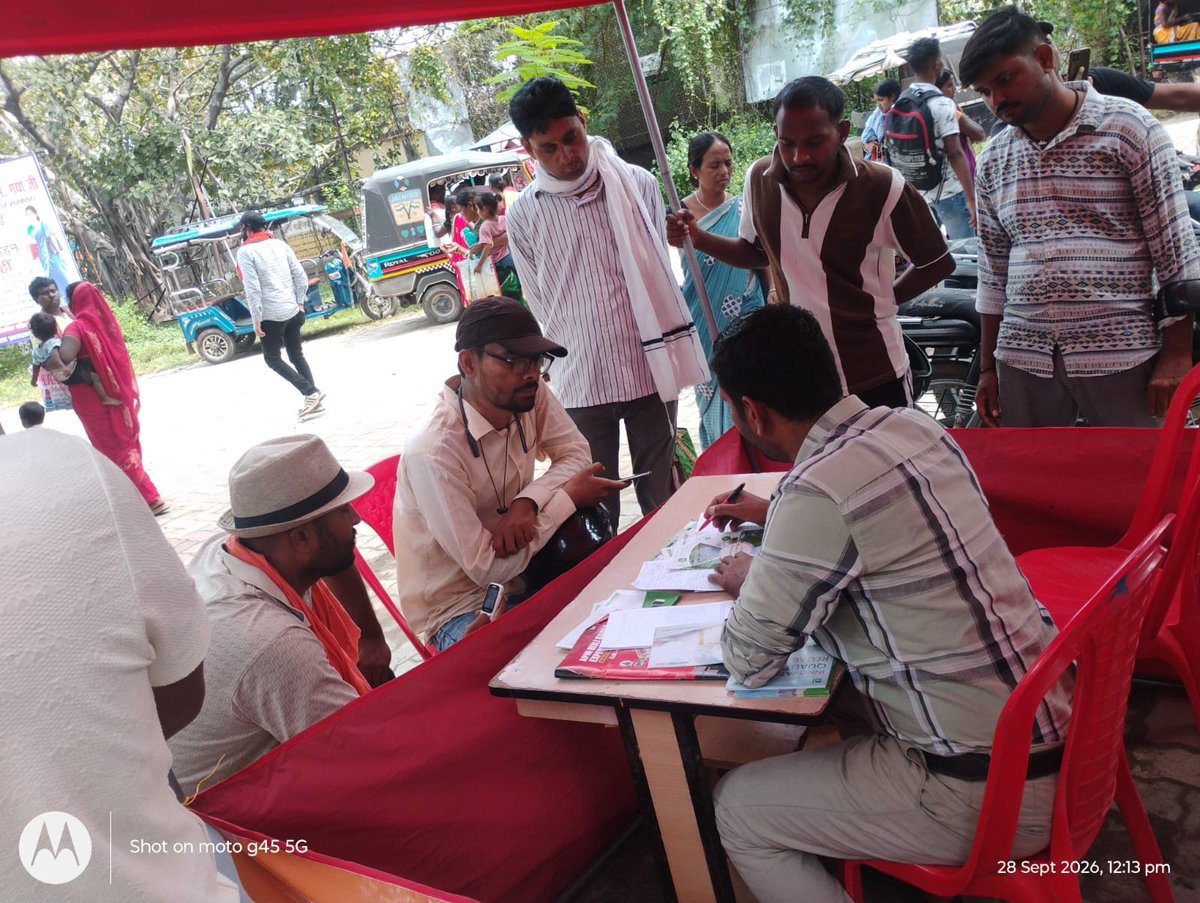 ESDGAYAURBAN's tweet photo. सेवा सेतु के तहत प्रधानमंत्री सूर्यघर मुफ़्त बिजली योजना का कैंप का चंदौती स्थित ब्लॉक कैंपस में आज 10वाँ दिन है ।उक्त कैंप में माननीय मुख्यमंत्री बिहार सरकार के द्वारा प्रधानमंत्री सूर्यघर मुफ़्त बिजली योजना के तहत प्रदत सब्सिडी एवं घोषणा का व्यापक असर आमजन में देखने को मिल रहा https://t.co/XtcfNXDdqa