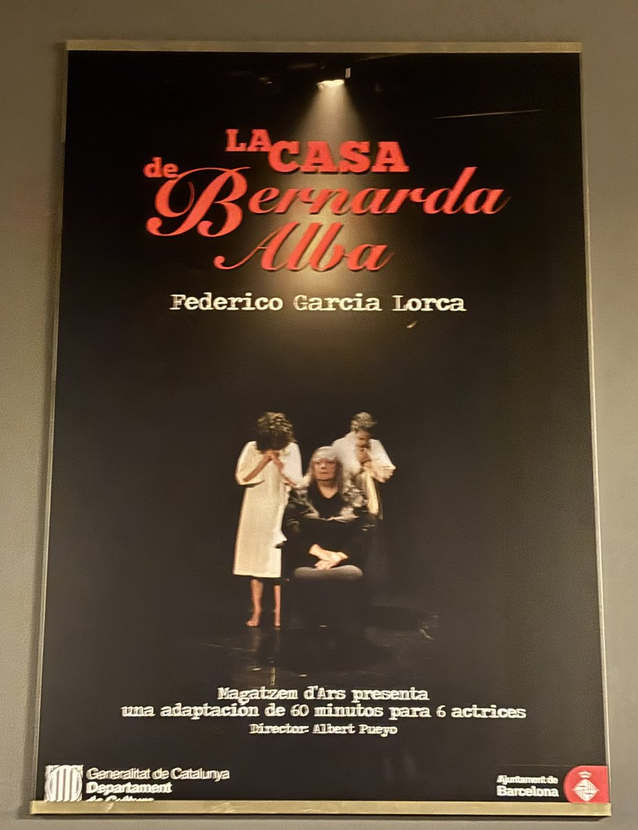 northernman__'s tweet photo. Nos hemos apuntado a la fiebre lorquiana y hemos ido al teatro. 60 minutos super recomendables. https://t.co/lLBfxZurzE