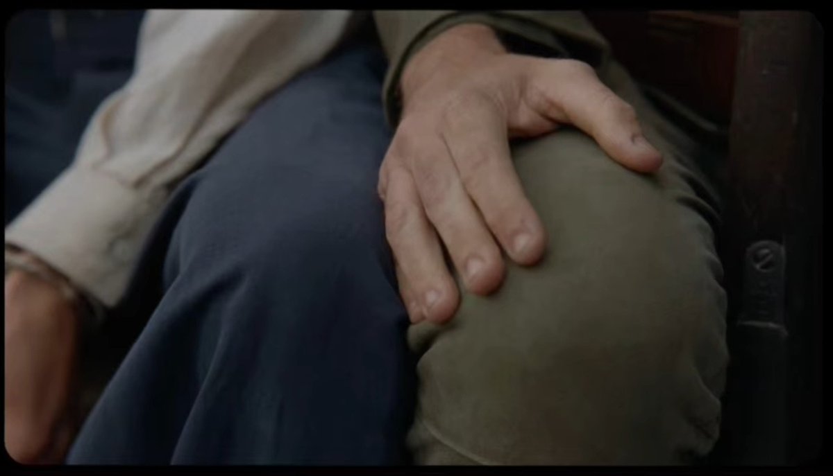 SergioMorci's tweet photo. Una de las imágenes que más me han transmitido este año en una pantalla de cine. #LaBolaNegra https://t.co/RfTpATetbs