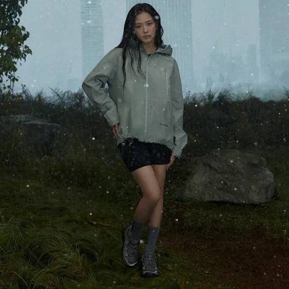 TheePopCore's tweet photo. JISOO looks absolutely gorgeous and dashing in new campaign photos for Salomon. https://t.co/MM7lQYQtMr