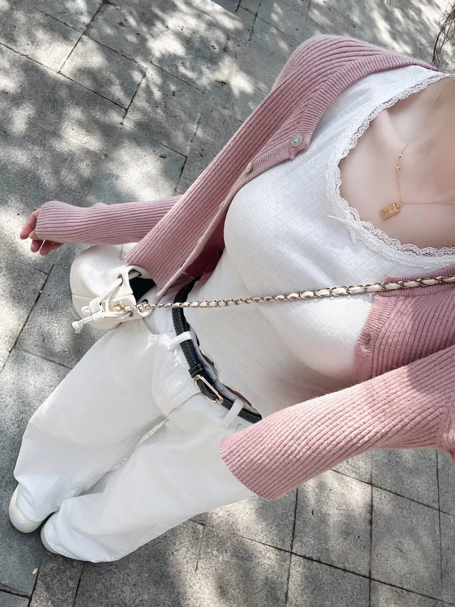 Nonetimedacc's tweet photo. 新人刚玩x

想发点照片  有人锐评女大福照吗

直接给不墨迹  发完我要删了…. https://t.co/r8DlMJxzDZ