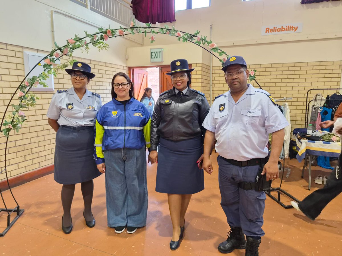 SAPoliceService's tweet photo. #sapsWC [STEENBERG SAPS JUNIOR COMMISSIONERS PROJECT – SPRING DAY – SPORTS AGAINST CRIME AT SULLIVAN PRIMARY SCHOOL]
Steenberg #SAPS, together with various stakeholders, held a Junior Commissioners Project, Spring Day #SportAgainstCrime event on Saturday, 26/09, at Sullivan Primary School in Steenberg.

A road march was held, followed by various activities and speeches, with the Junior Station Commander delivering the welcoming address.

Station Commanders from Steenberg and Lentegeur SAPS attended the event to support and witness the showcase. Other role players, such as Gershwins Production and Young OG CPT, entertained the crowd throughout the day. Modelling and bodybuilding competitions also took centre stage.

Together, SAPS and communities can work together to fight crime through sport and positive community engagement. #YouthEmpowerment #CommunityOutreach ME
